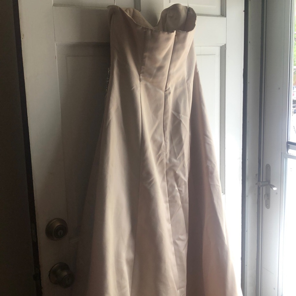 Dress - Picture 3 of 3